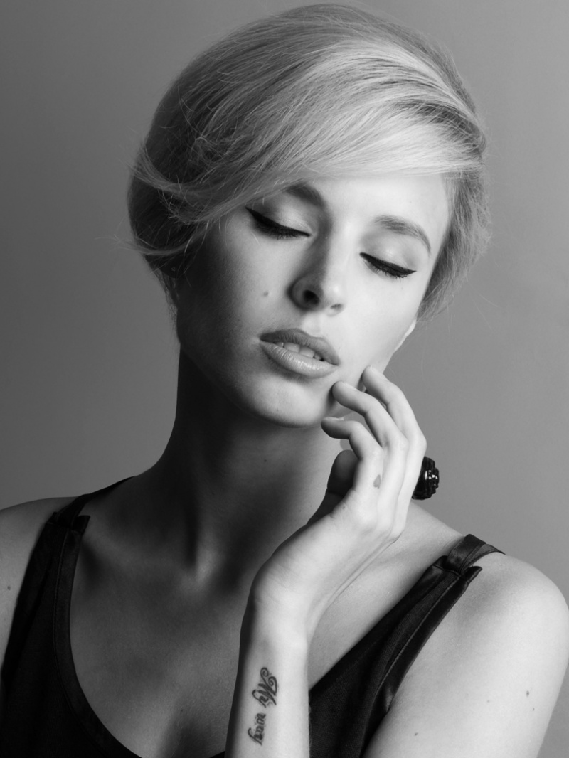 Female model photo shoot of Sophie Parrot