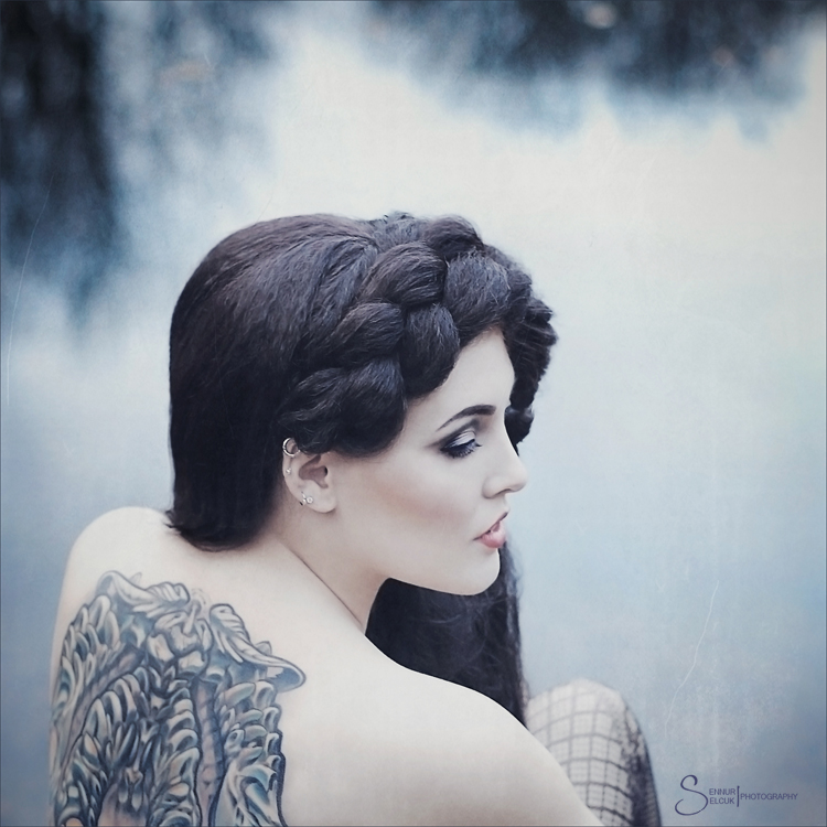 Female model photo shoot of Maan_ by Sennur Hokelekli