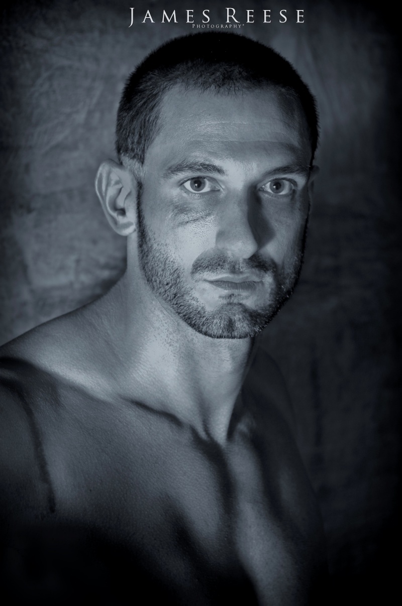 Male model photo shoot of Dustin Livingston