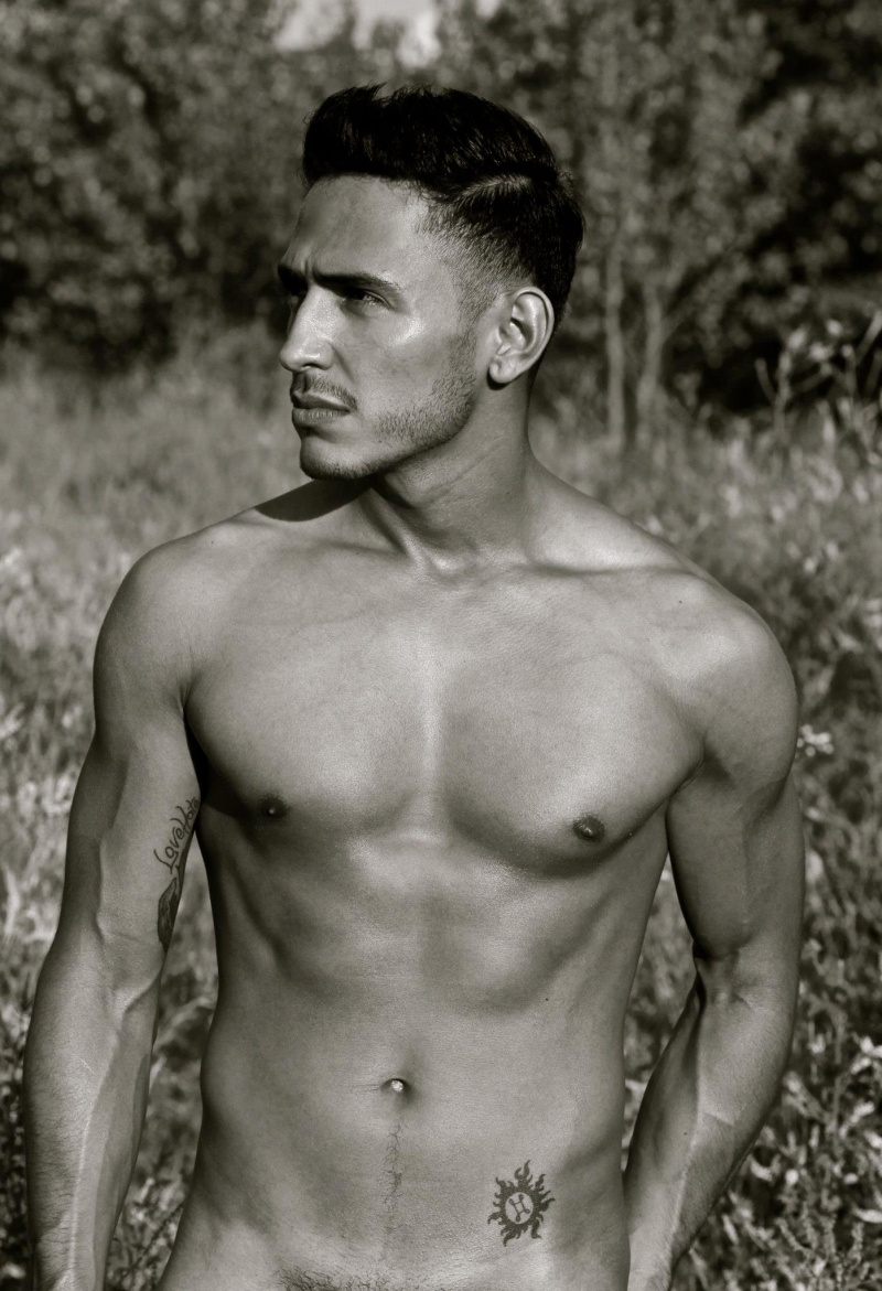 Male model photo shoot of Oscar Olivas