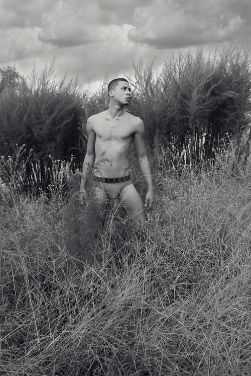 Male model photo shoot of Victor Nazario