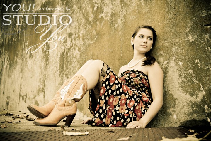 Female model photo shoot of Lindsey Seymore in roxboro, nc
