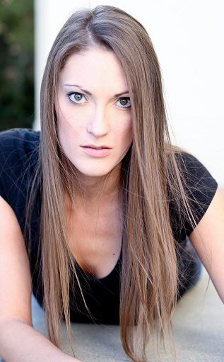 Female model photo shoot of LindsayAnne