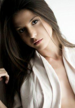 Female model photo shoot of Denise_Modella