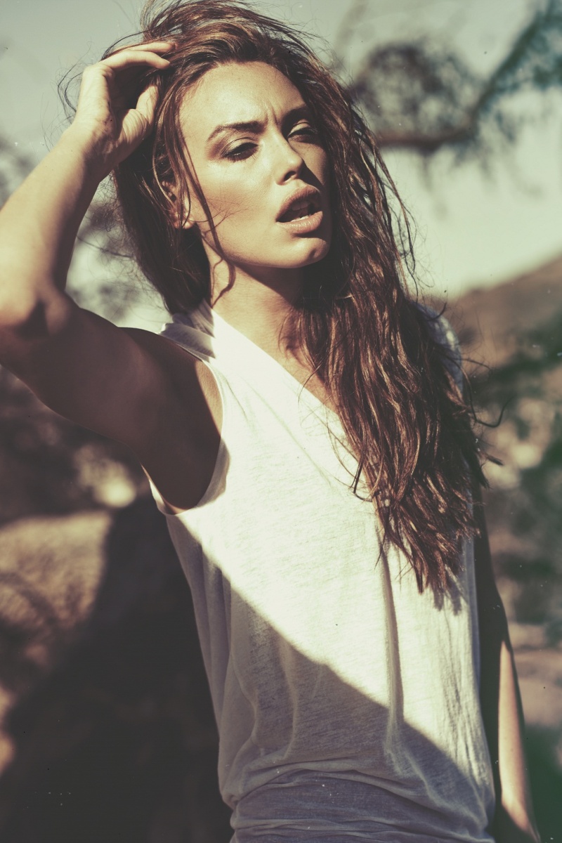 Female model photo shoot of Lyndsay Gabrielle