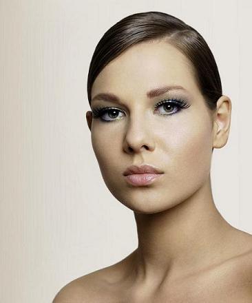Female model photo shoot of Ksenia Makeup