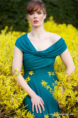 Female model photo shoot of Raellen King by pazza