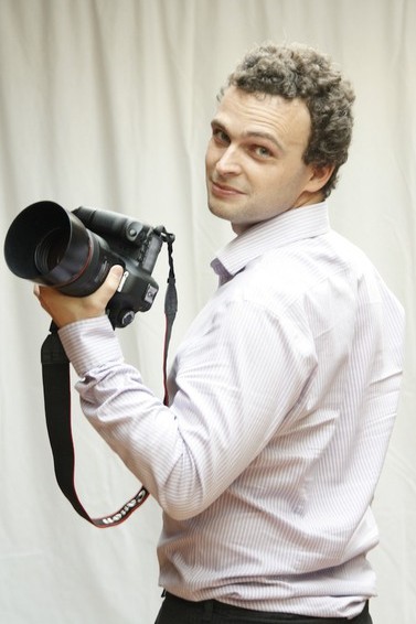 Male model photo shoot of Andres Moya