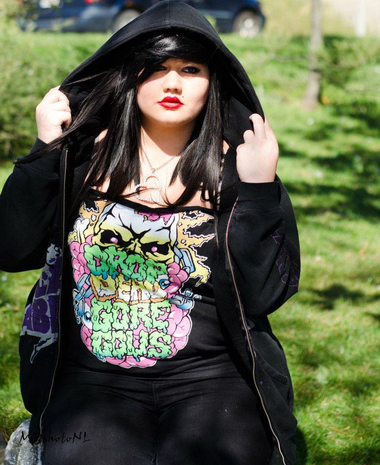Female model photo shoot of Erin Martin OBrien in bowering park