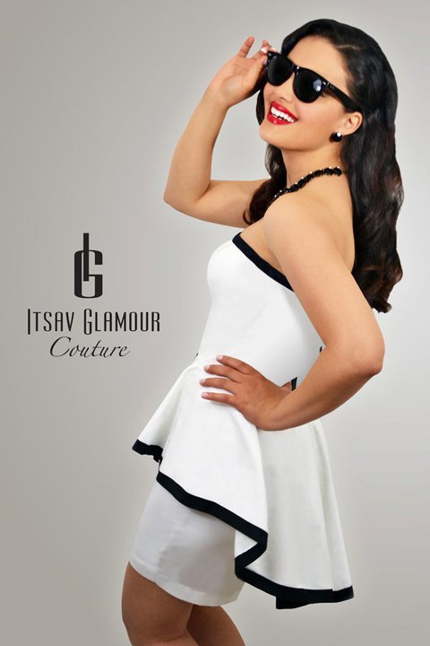 Female model photo shoot of Itsav Glamour