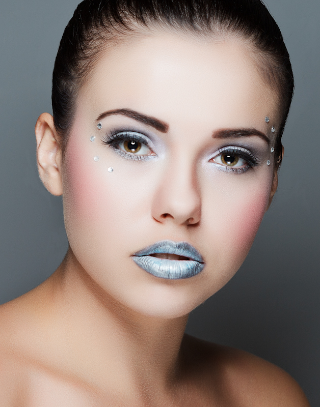 Female model photo shoot of alinavina by Leighsphotos, makeup by Amanda Tacus