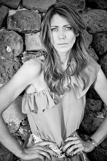 Female model photo shoot of ReneeRodgers in Bumble Bee, AZ