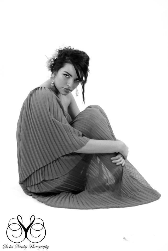 Female model photo shoot of Sasha Stanley
