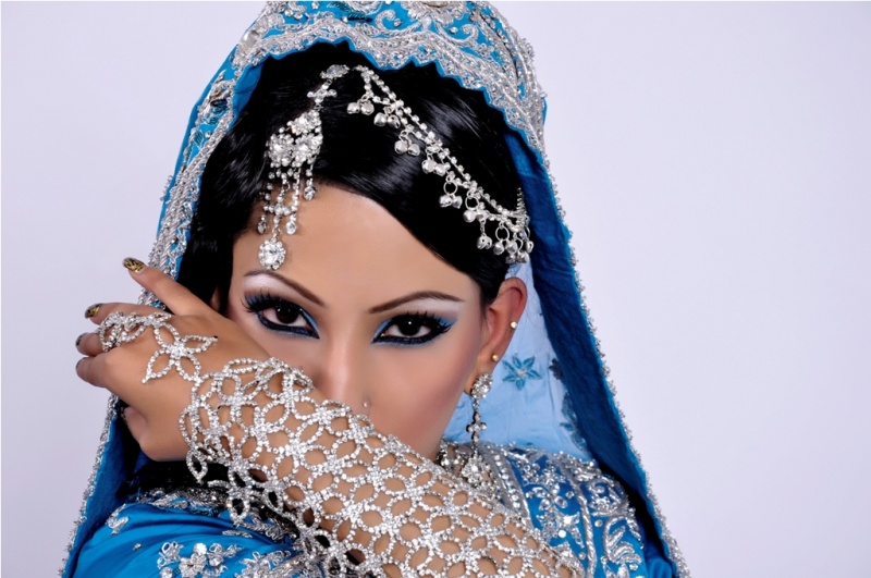 Female model photo shoot of Forzana Begum by Rukhsana Ahmed  in Bradford