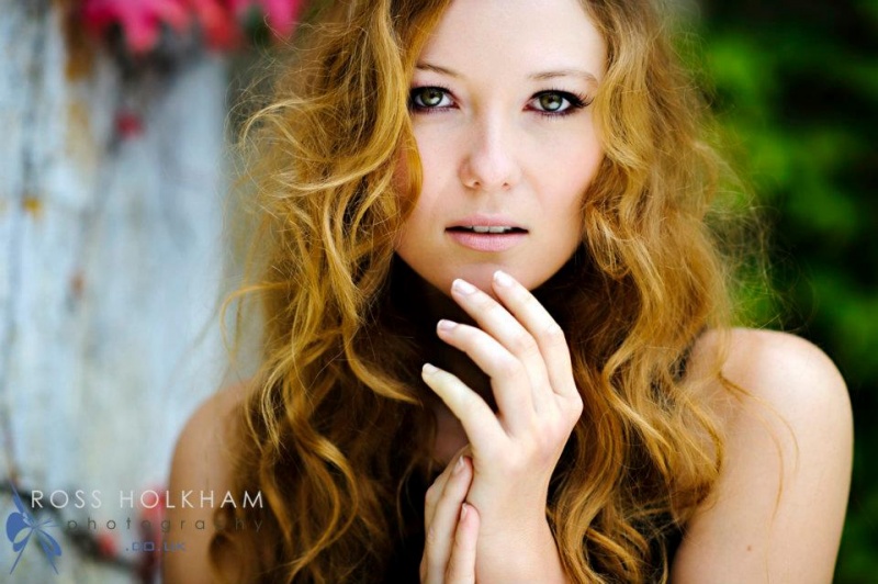 Female model photo shoot of Laureciz