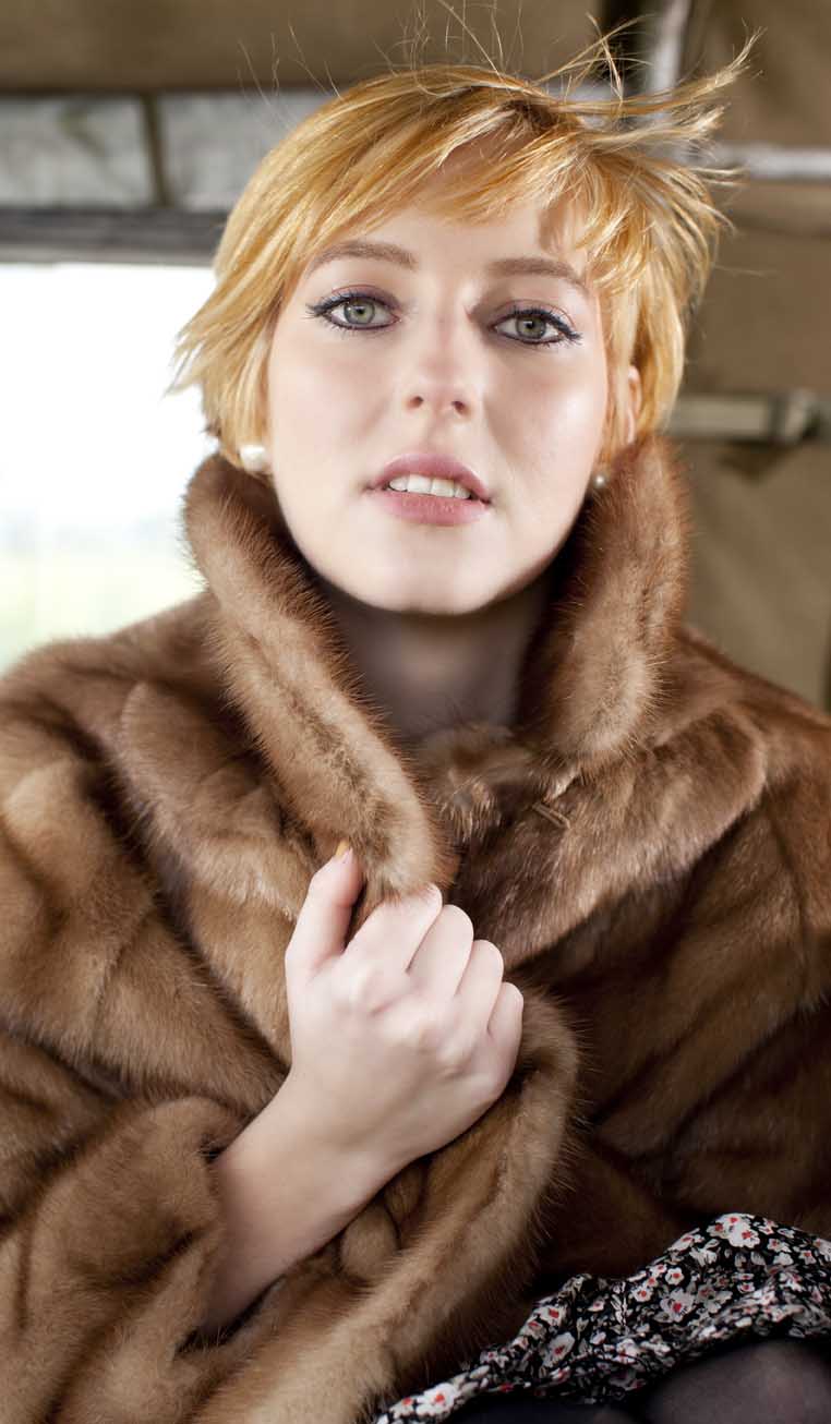 Female model photo shoot of Julie Layton