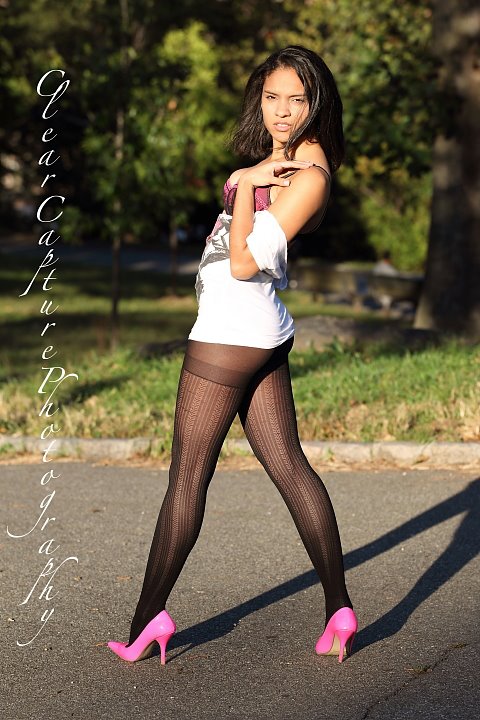 Female model photo shoot of Julianys Acosta
