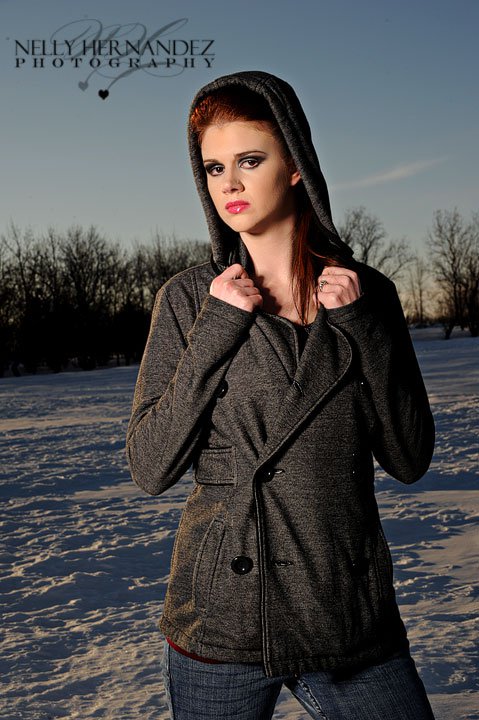 Female model photo shoot of Lindsay Ellington