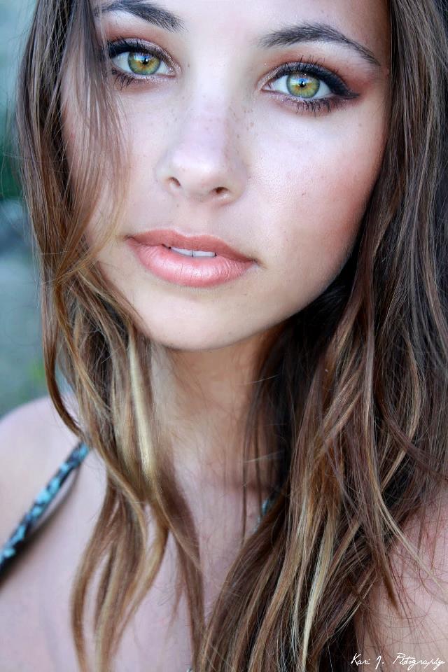 Female model photo shoot of Lexie Carvalho