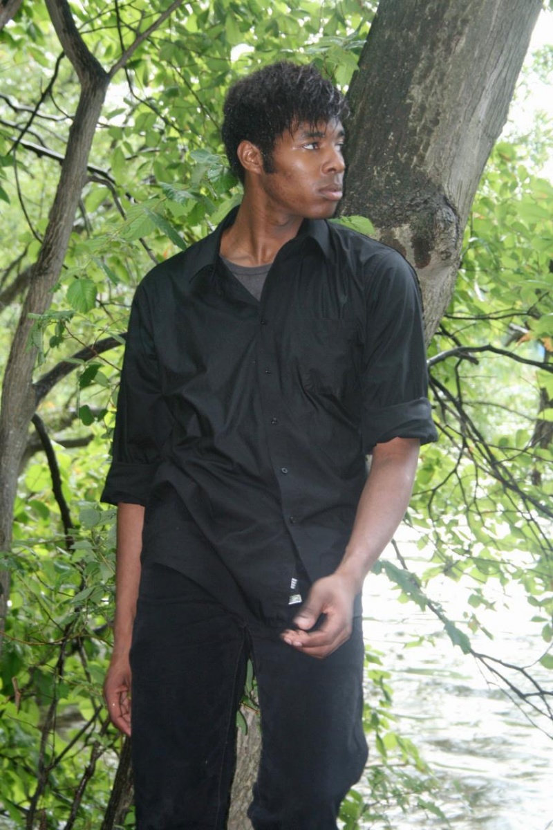 Male model photo shoot of Jonathan Latham in West Bloomfield Michigan