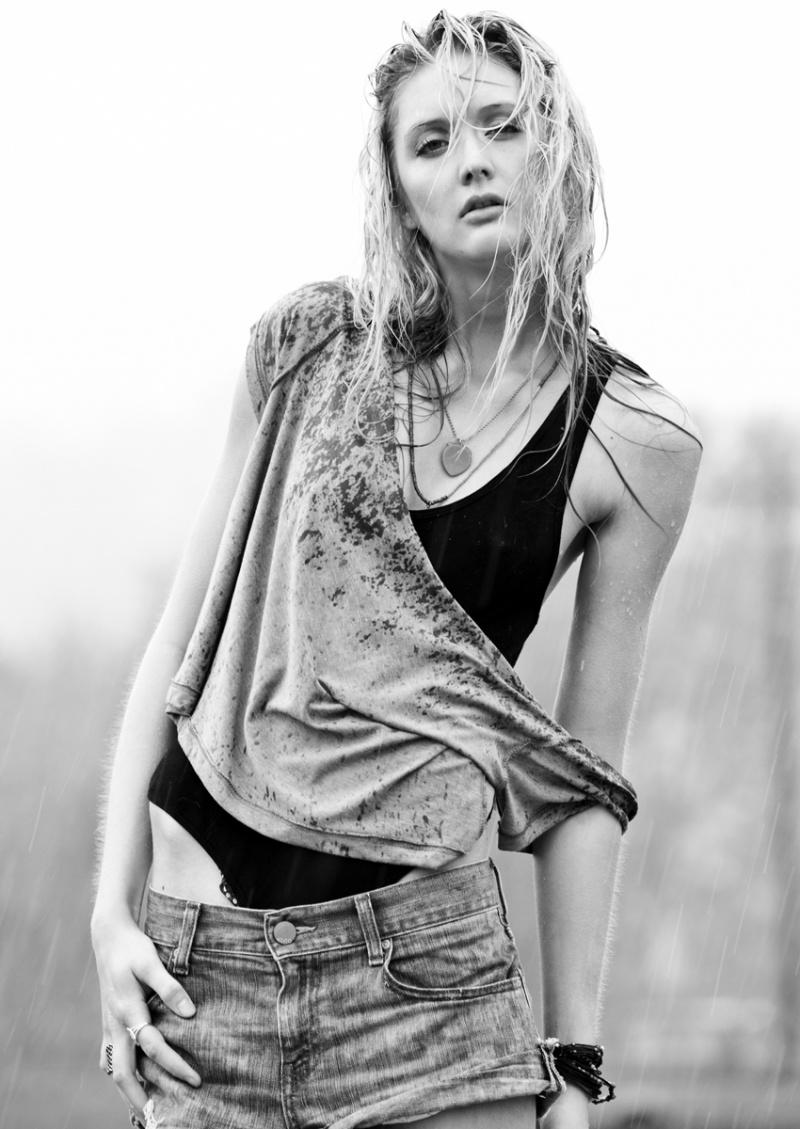 Female model photo shoot of Robin M in Cincinnati, OH