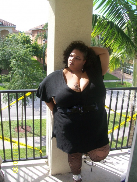 Female model photo shoot of QueenEnvy in West Palm Beach FL