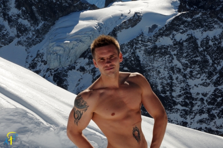 Male model photo shoot of alfenphotography and Klimi in Titlis