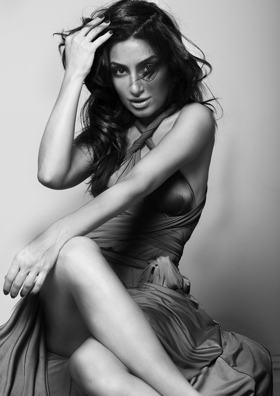 Female model photo shoot of Yelena M