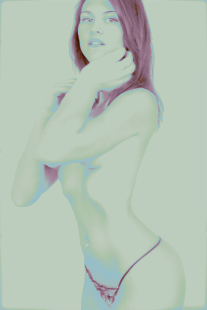 Female model photo shoot of Ayla Strange