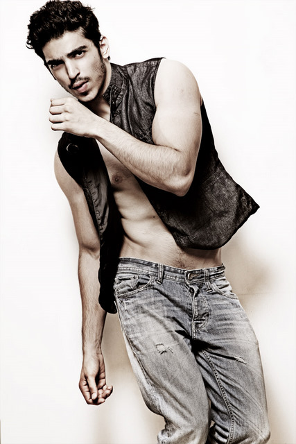Male model photo shoot of manav puri