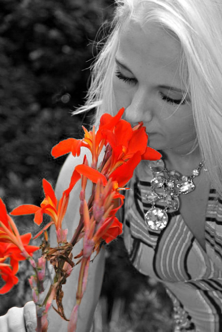Female model photo shoot of Blondiinaa