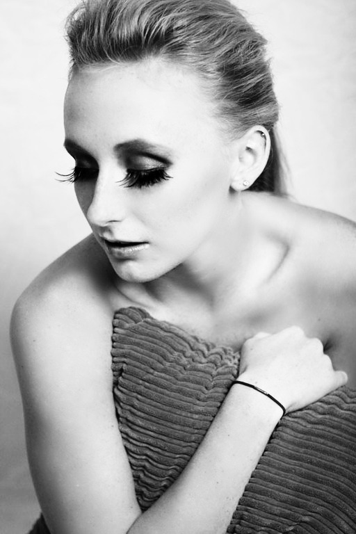 Female model photo shoot of Leanne Ladouceur
