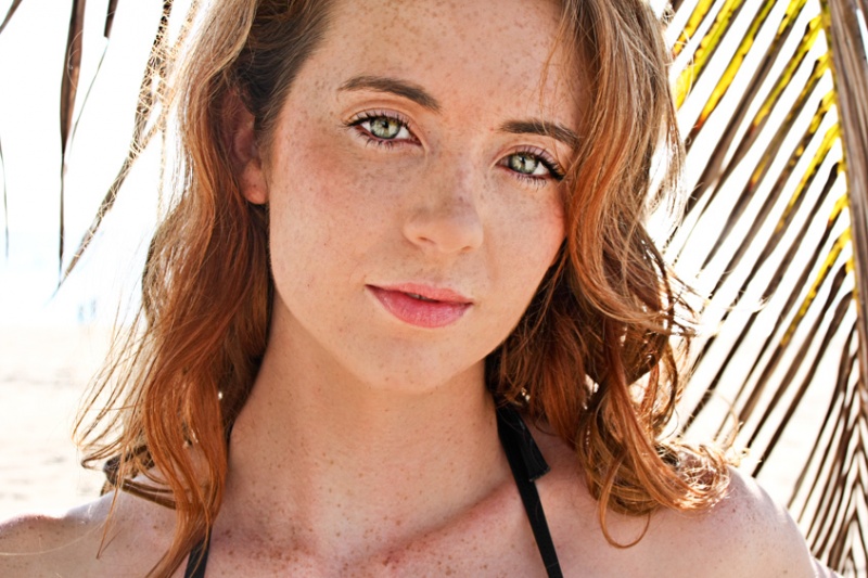 Female model photo shoot of Kerri-Elizabeth Thomas