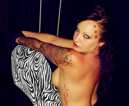 Female model photo shoot of Delphine Bathory