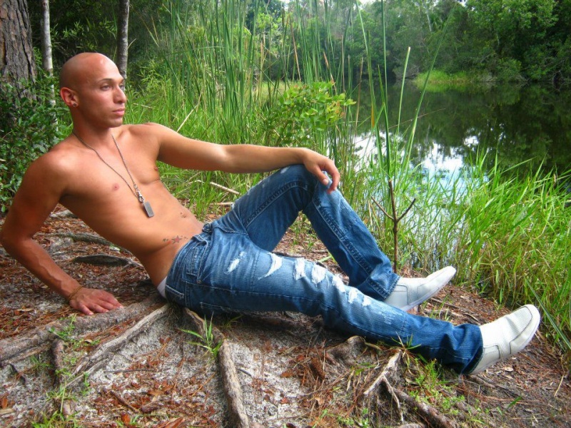 Male model photo shoot of Mario A Mercado Santana