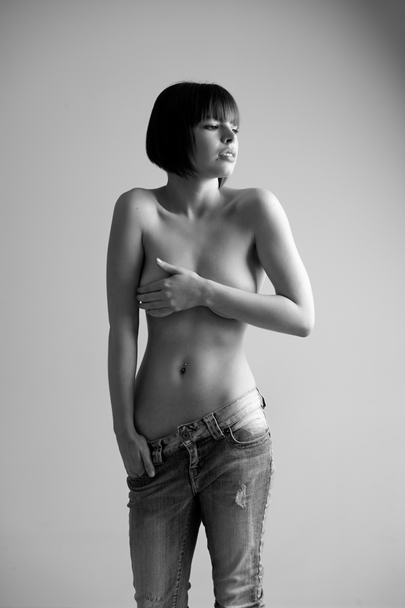 Female model photo shoot of Alexandra Claire