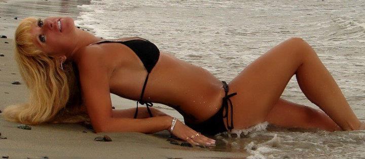 Female model photo shoot of Ana DeLima in Visual Candy Models Meet and Greet Hampton Beach