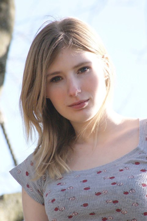 Female model photo shoot of Hannah Dorothea