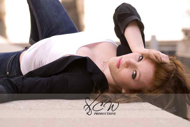 Female model photo shoot of Caitlin Dixie 