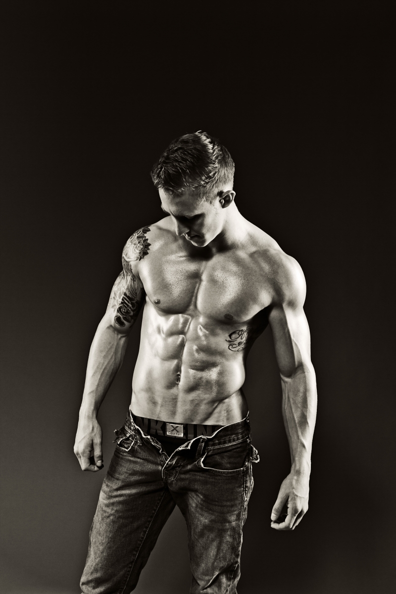 Male model photo shoot of Justin Mynear by Travis H Lane Photo