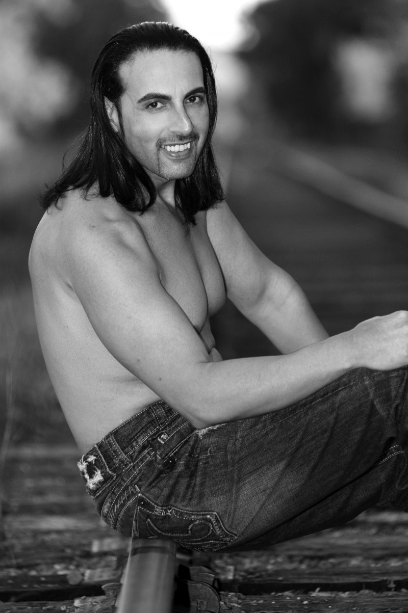 Male model photo shoot of Gabriel Koura