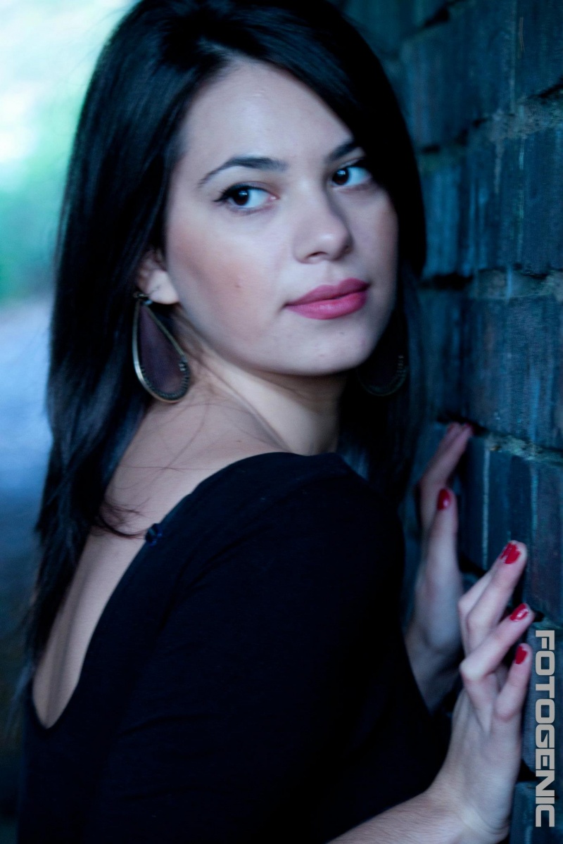 Female model photo shoot of Andreea Roxana