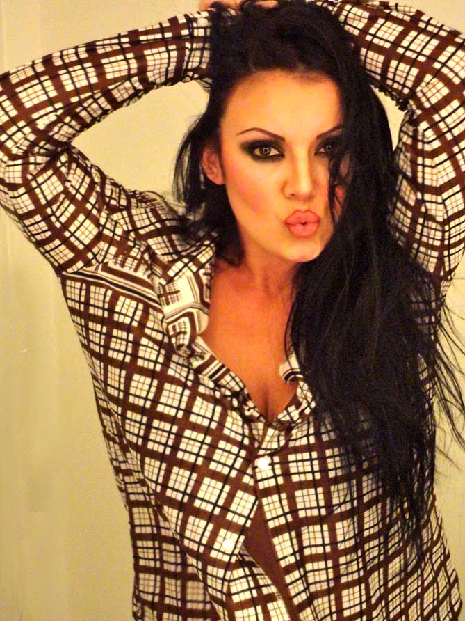 Female model photo shoot of Darling Presley