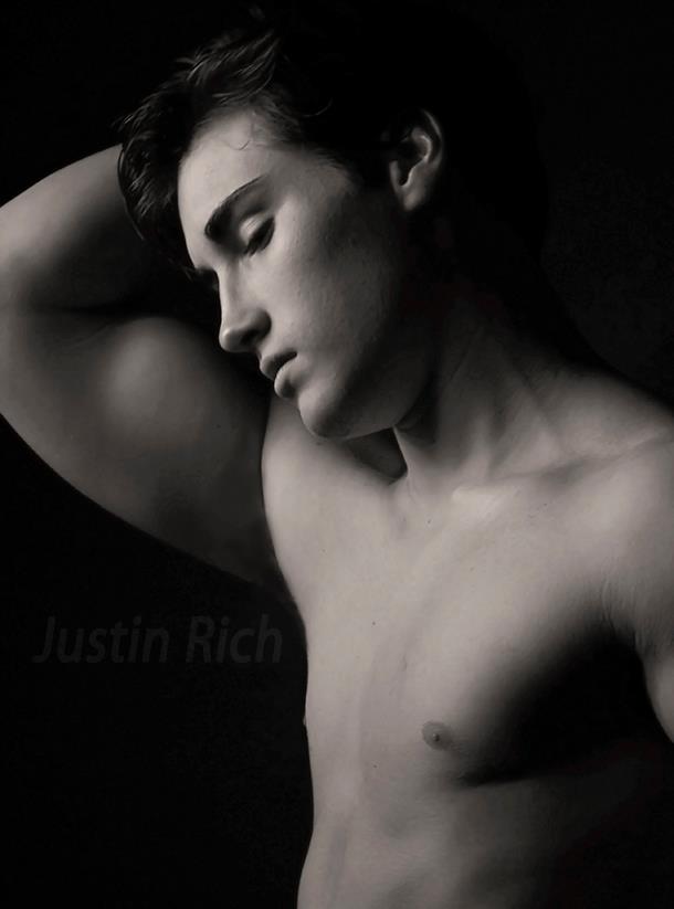 Male model photo shoot of Justin Rich