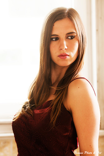 Female model photo shoot of Shannon Hofman