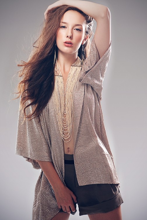 Female model photo shoot of Andie MUA