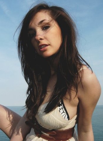 Female model photo shoot of Hannah Bush