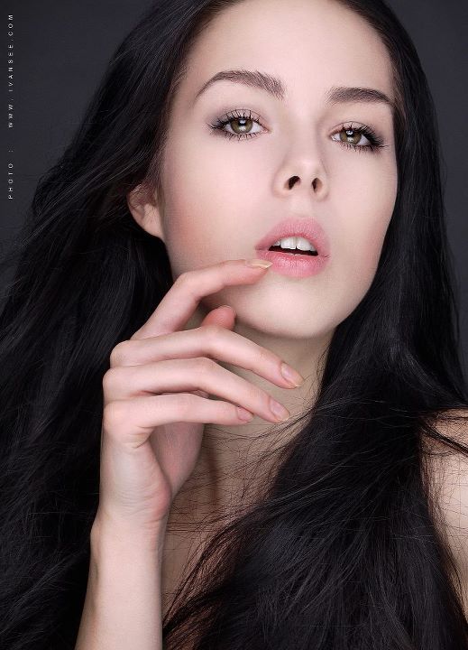Female model photo shoot of Paulina Wilkiewicz