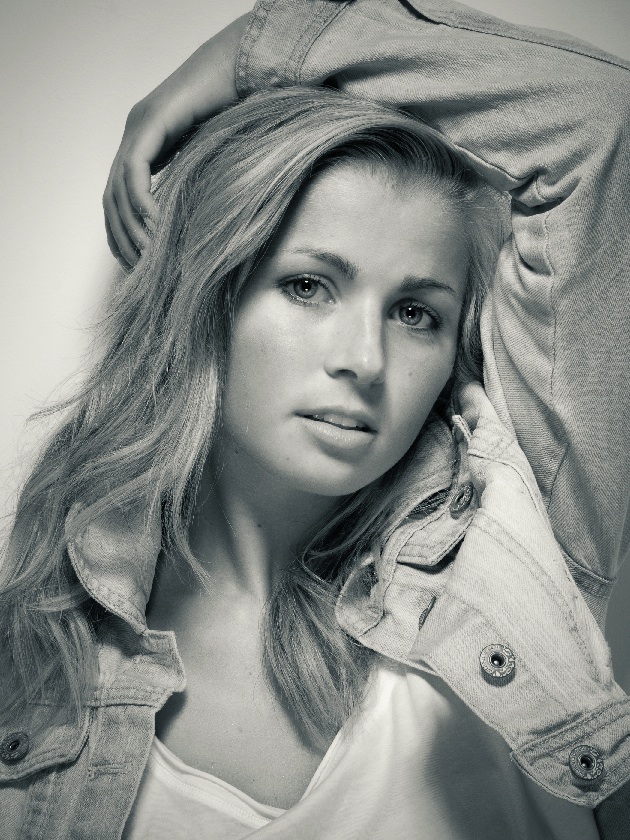 Female model photo shoot of Jodie Saunders