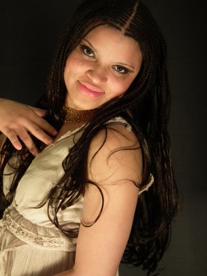 Female model photo shoot of issa kalesi